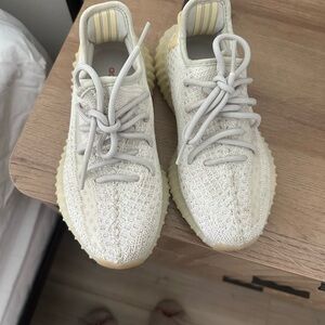 adidas Kids Sneakers in Cream and Tan